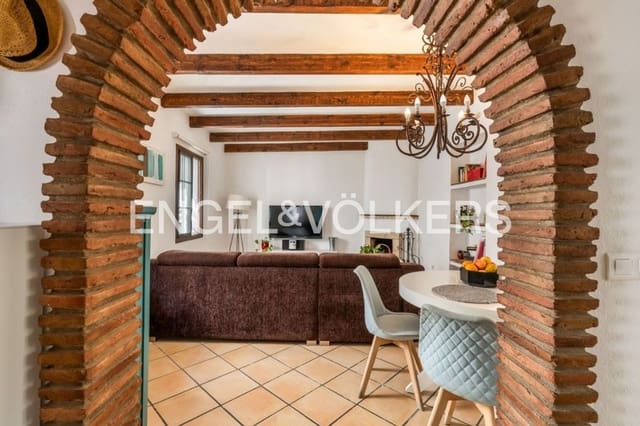 2 sypialnia Dom na sprzedaż w Centro, Estepona z garażem - 570 000 € (Ref: 9864084)