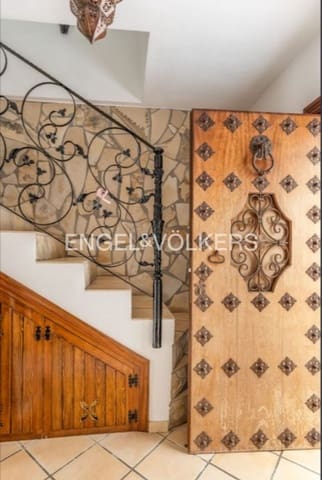 2 sypialnia Dom na sprzedaż w Centro, Estepona z garażem - 570 000 € (Ref: 9864084)