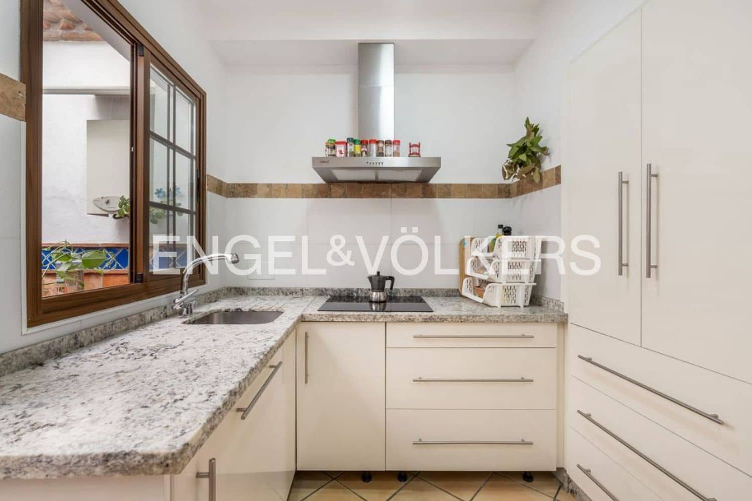 2 sypialnia Dom na sprzedaż w Estepona z garażem - 570 000 € (Ref: 9864084)