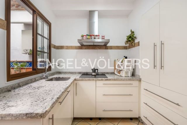 2 sypialnia Dom na sprzedaż w Centro, Estepona z garażem - 570 000 € (Ref: 9864084)
