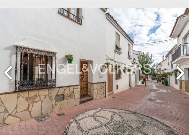 2 sypialnia Dom na sprzedaż w Centro, Estepona z garażem - 570 000 € (Ref: 9864084)