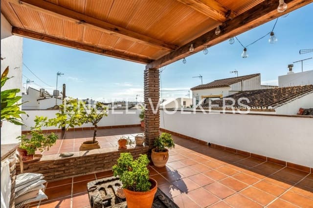 2 sypialnia Dom na sprzedaż w Centro, Estepona z garażem - 570 000 € (Ref: 9864084)