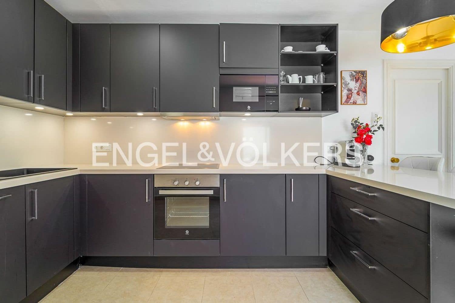 3 soverom Leilighet til salgs i Estepona med svømmebasseng garasje - € 550 000 (Ref: 9872968)