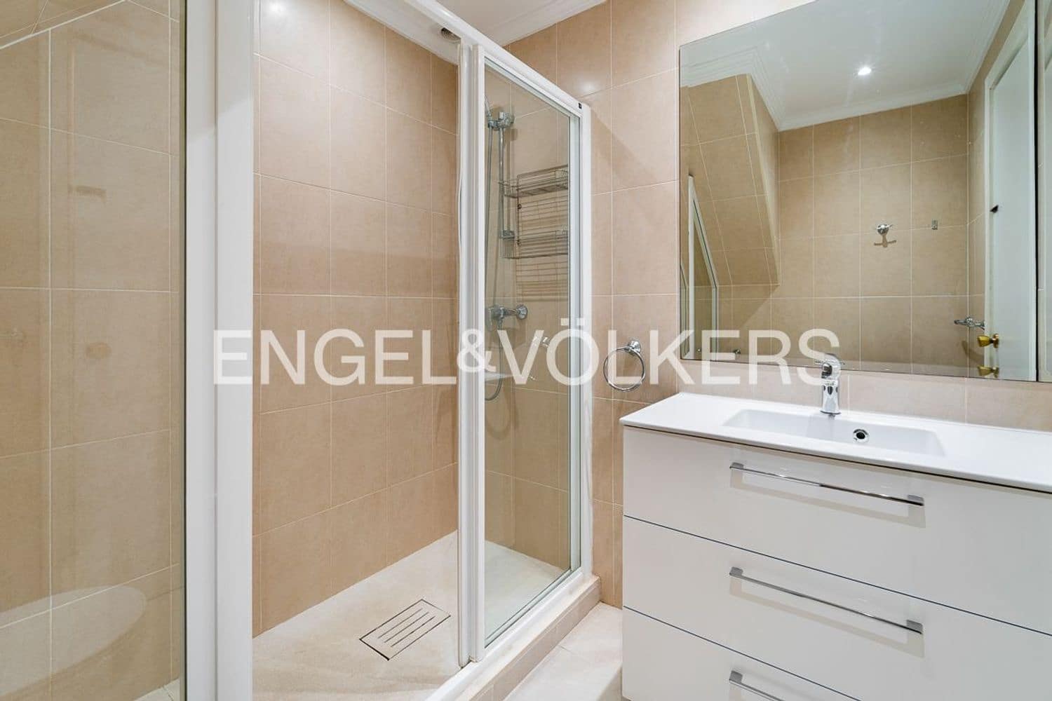 3 soverom Leilighet til salgs i Estepona med svømmebasseng garasje - € 550 000 (Ref: 9872968)
