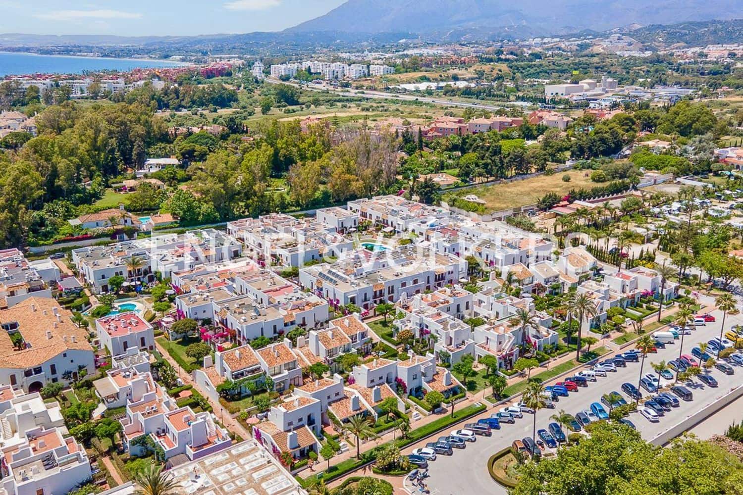 3 soverom Leilighet til salgs i Estepona med svømmebasseng garasje - € 550 000 (Ref: 9872968)