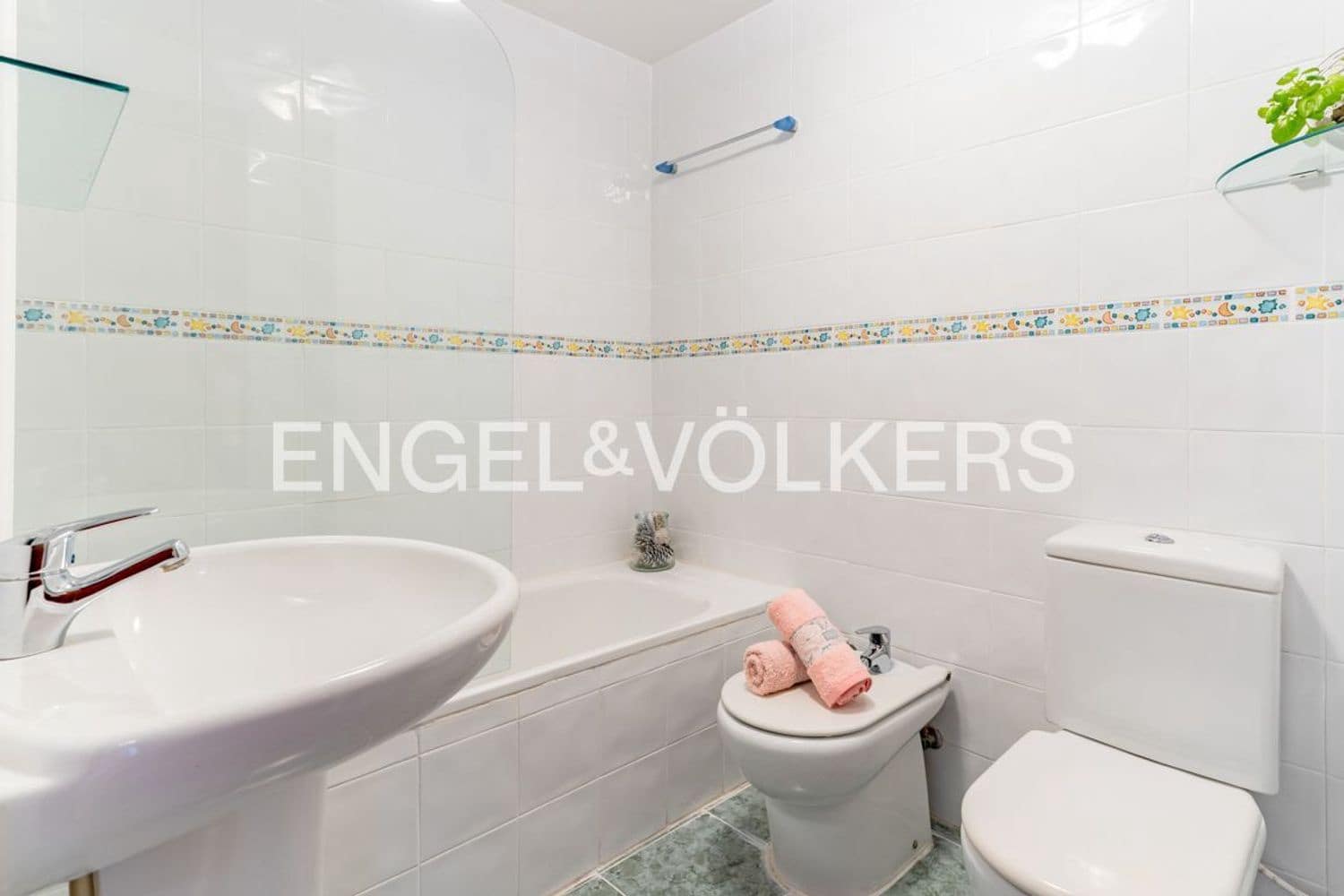 3 chambre Appartement à vendre à Estepona avec piscine garage - 535 000 € (Ref: 9872969)