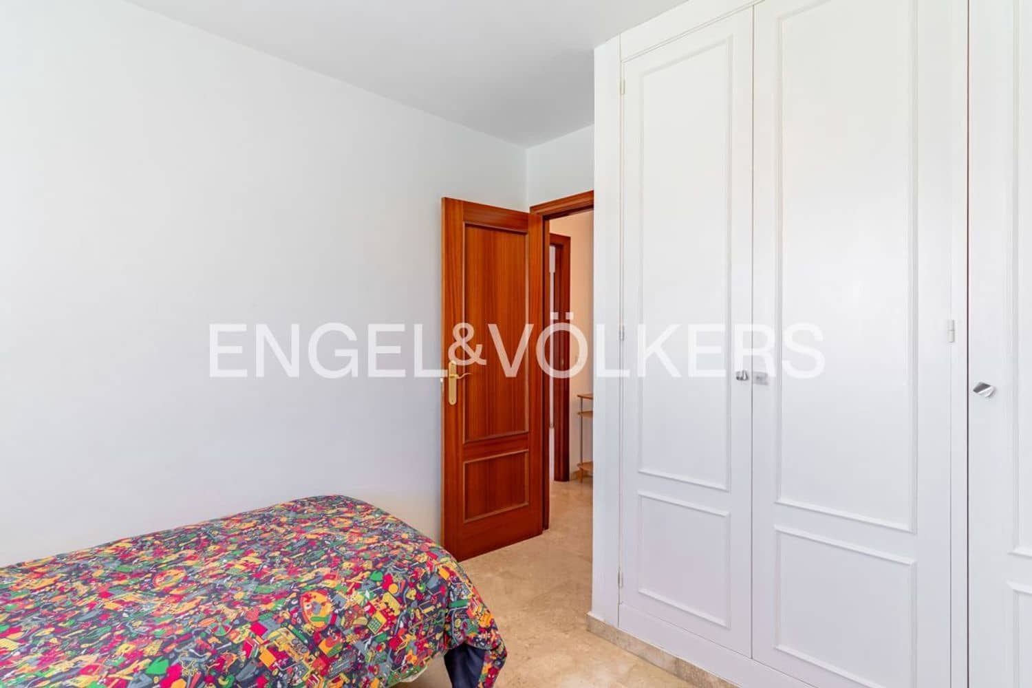 3 chambre Appartement à vendre à Estepona avec piscine garage - 535 000 € (Ref: 9872969)