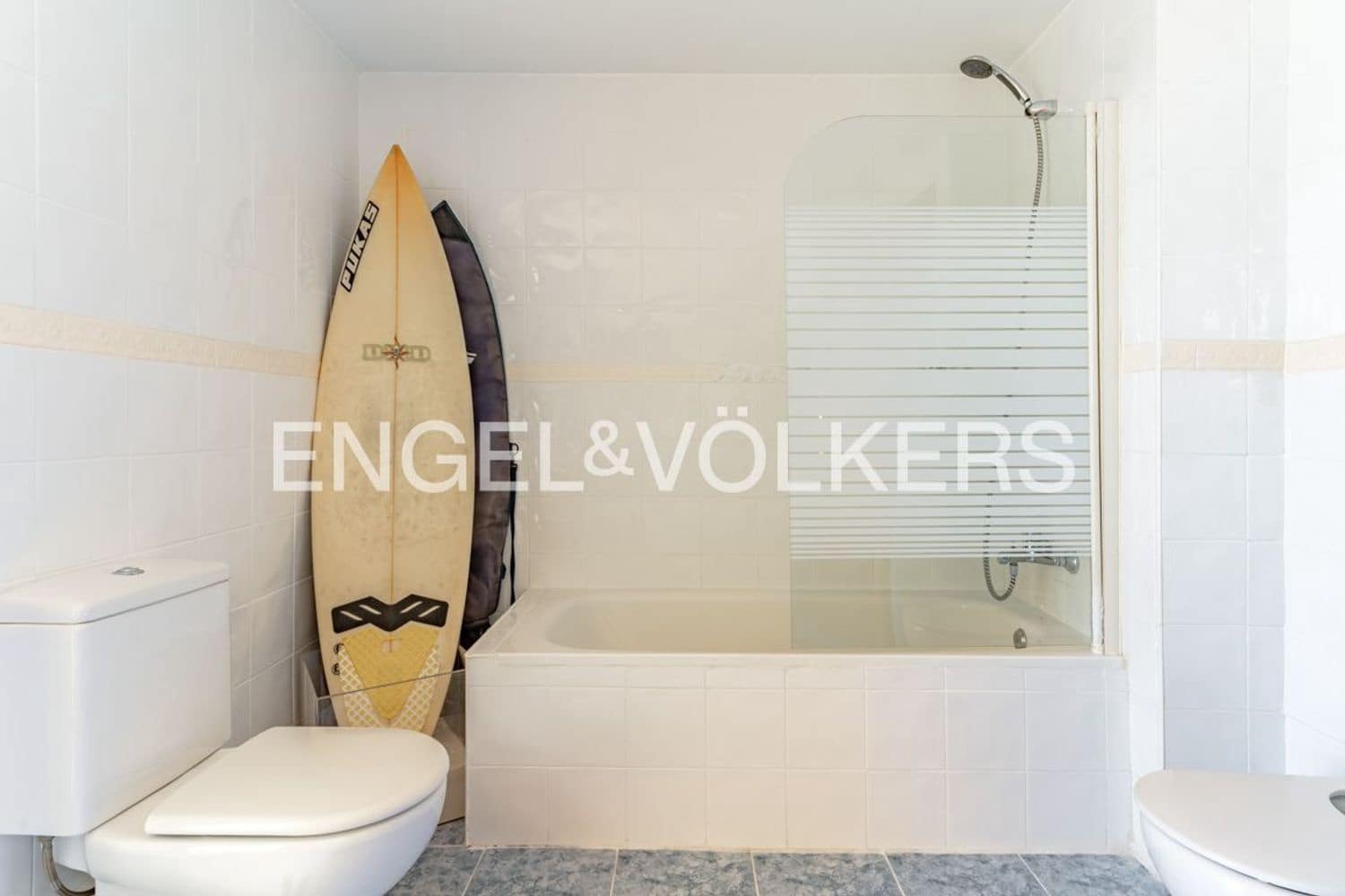3 chambre Appartement à vendre à Estepona avec piscine garage - 535 000 € (Ref: 9872969)