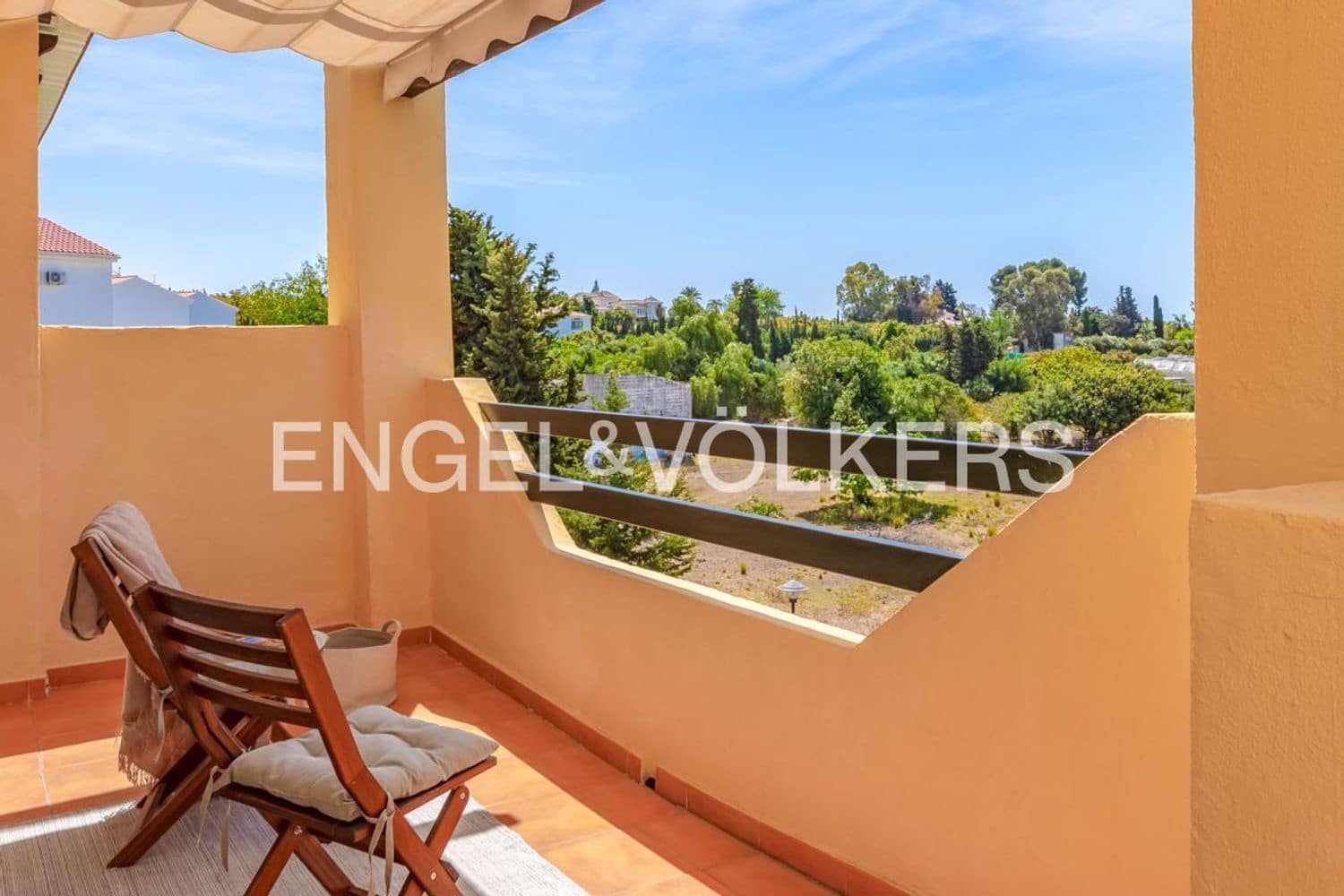 3 chambre Appartement à vendre à Estepona avec piscine garage - 535 000 € (Ref: 9872969)