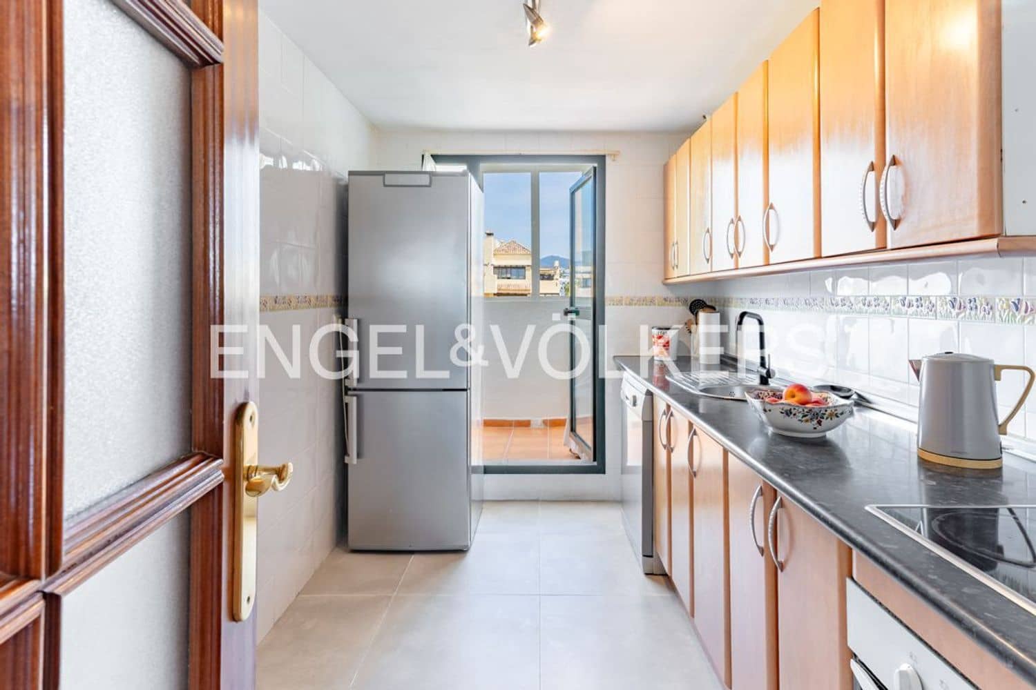 3 chambre Appartement à vendre à Estepona avec piscine garage - 535 000 € (Ref: 9872969)