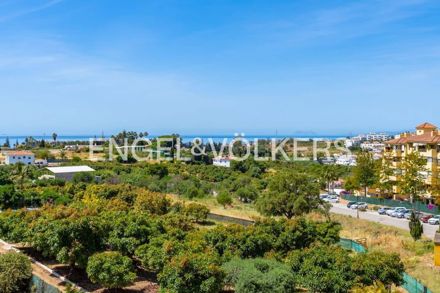 3 chambre Appartement à vendre à Estepona avec piscine garage - 535 000 € (Ref: 9872969)