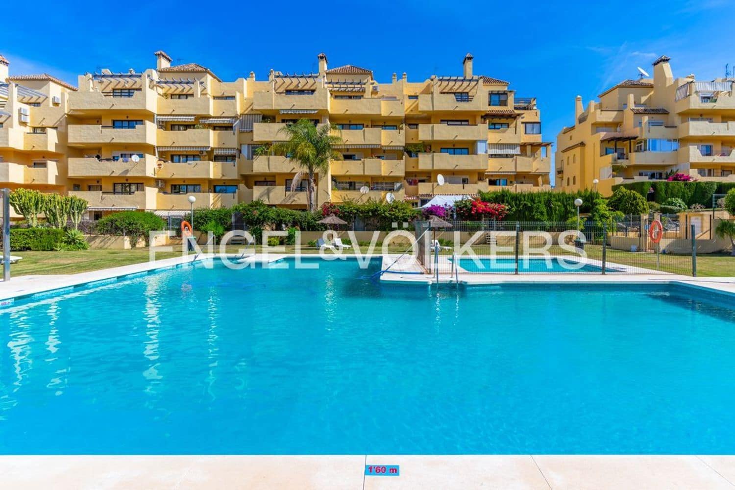 3 chambre Appartement à vendre à Estepona avec piscine garage - 535 000 € (Ref: 9872969)