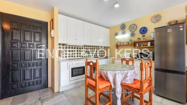 Apartamento para venda em Bahía Dorada, Estepona com piscina garagem - 175 000 € (Ref: 9872970)