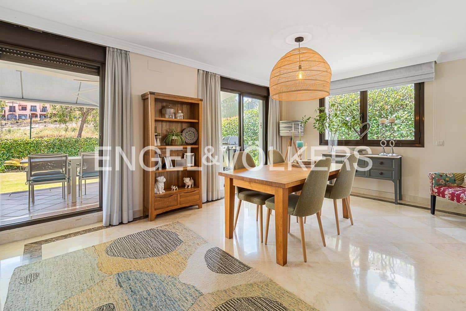 3 soverom Villa til salgs i Estepona med garasje - € 885 000 (Ref: 9872971)