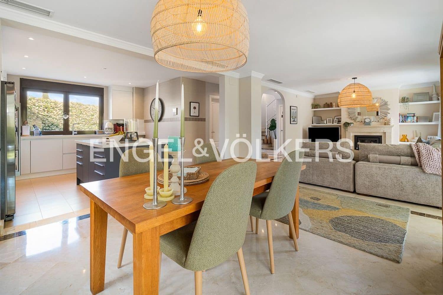 3 soverom Villa til salgs i Estepona med garasje - € 885 000 (Ref: 9872971)
