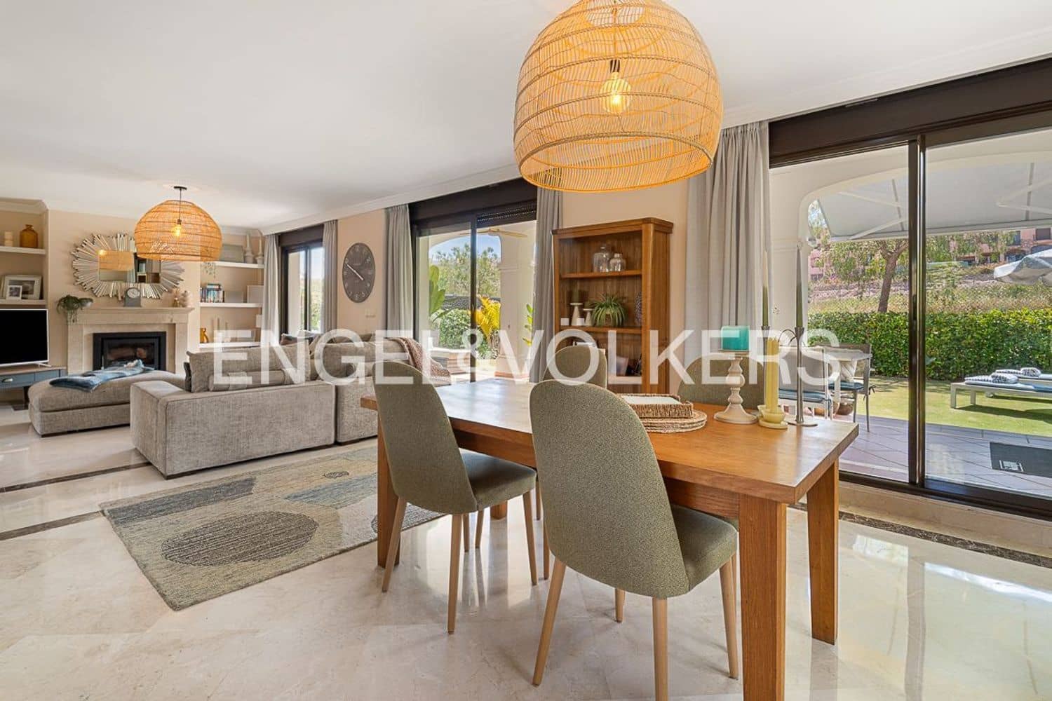 3 soverom Villa til salgs i Estepona med garasje - € 885 000 (Ref: 9872971)