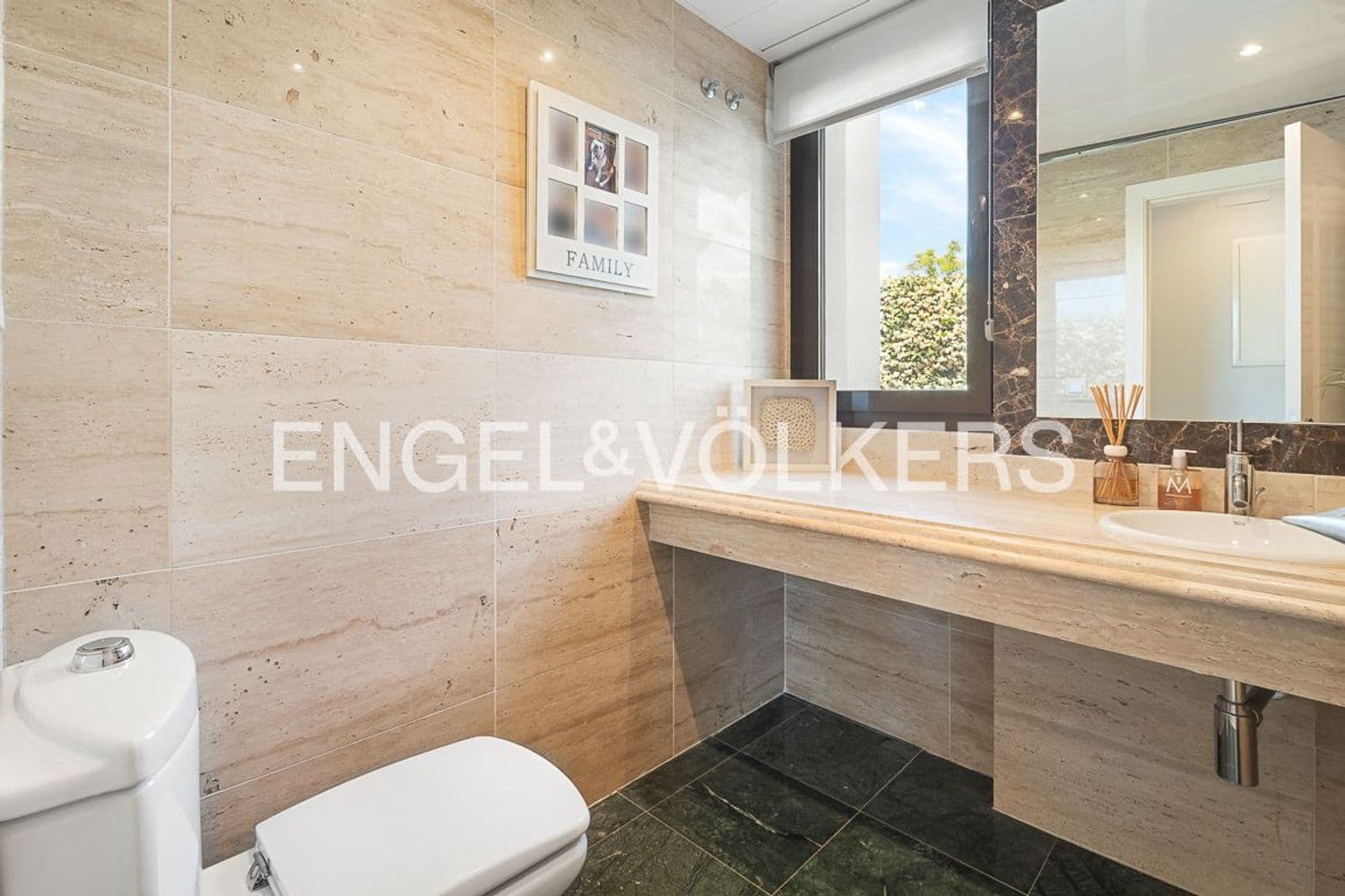 3 soverom Villa til salgs i Estepona med garasje - € 885 000 (Ref: 9872971)