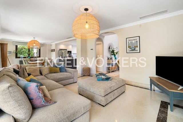 3 soverom Villa til salgs i Valle Romano Golf, Estepona med garasje - € 885 000 (Ref: 9872971)
