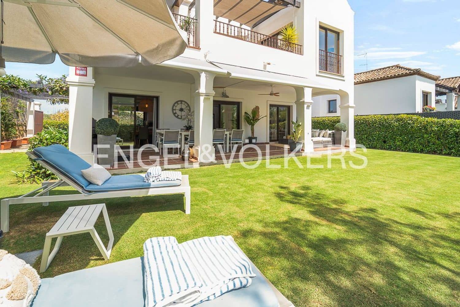 3 soverom Villa til salgs i Estepona med garasje - € 885 000 (Ref: 9872971)