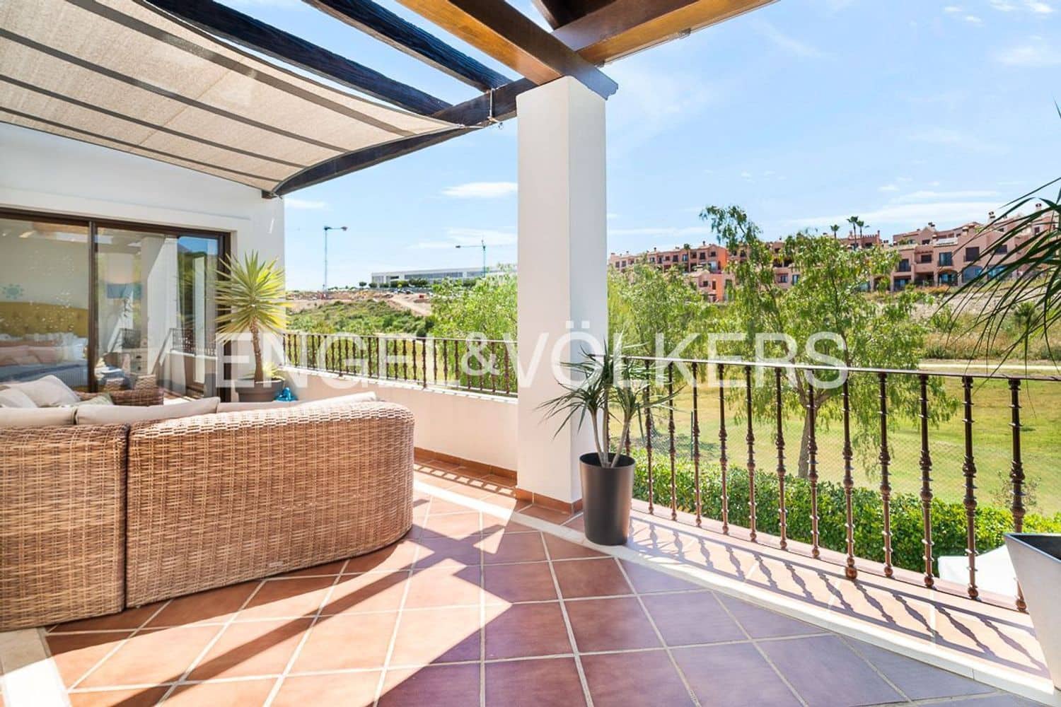 3 soverom Villa til salgs i Estepona med garasje - € 885 000 (Ref: 9872971)