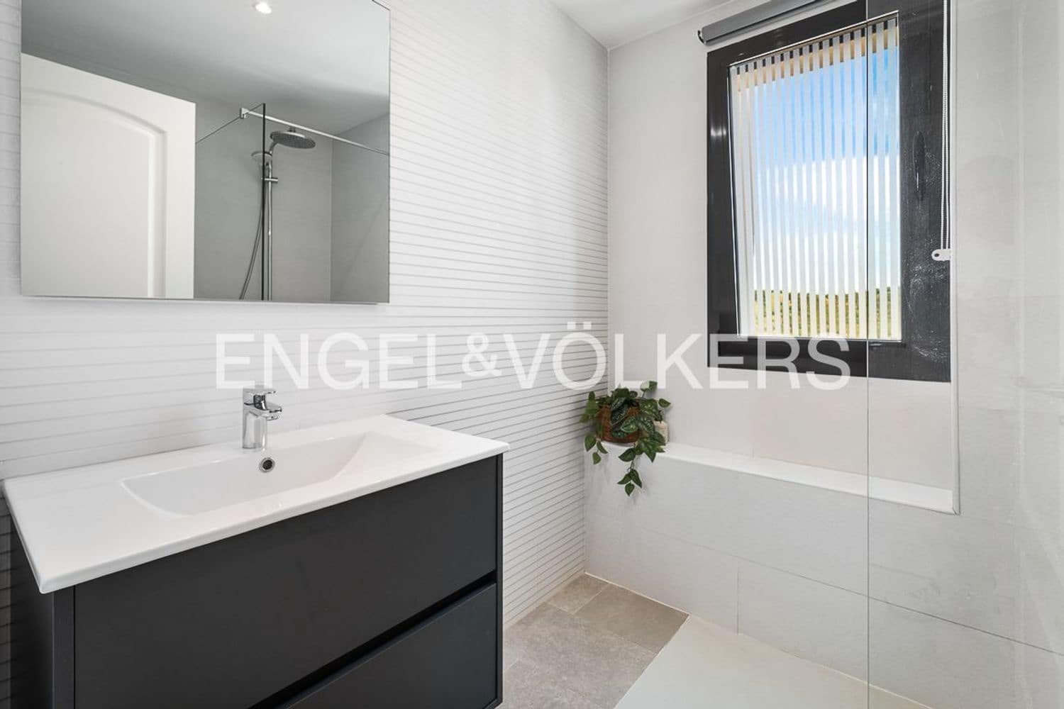 3 soverom Villa til salgs i Estepona med garasje - € 885 000 (Ref: 9872971)