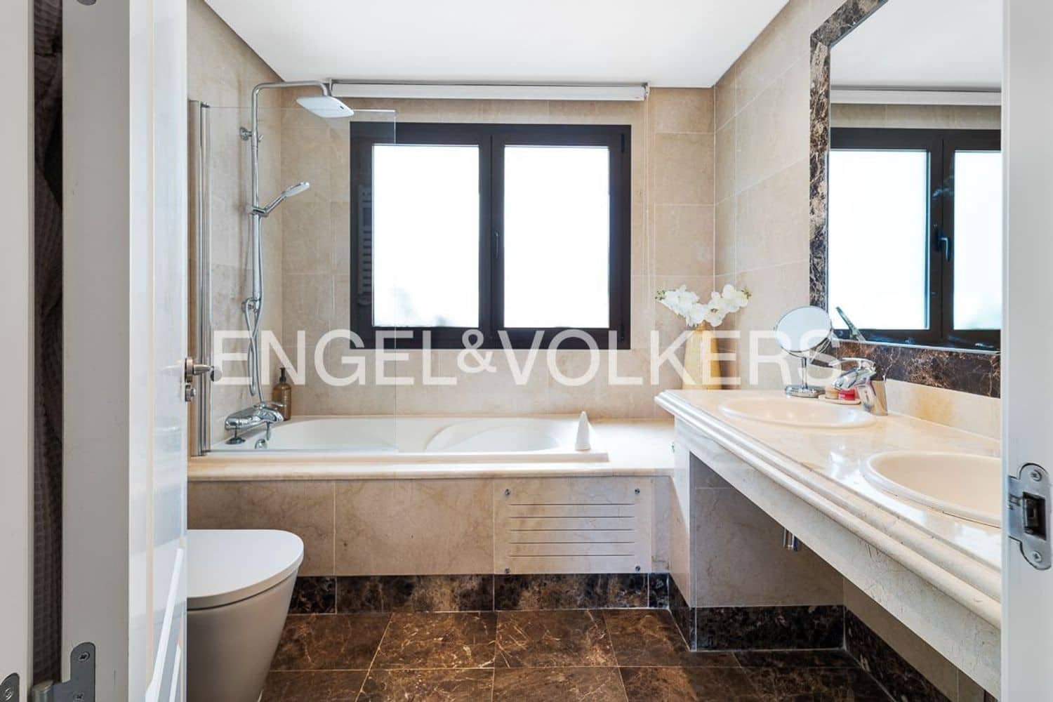 3 soverom Villa til salgs i Estepona med garasje - € 885 000 (Ref: 9872971)