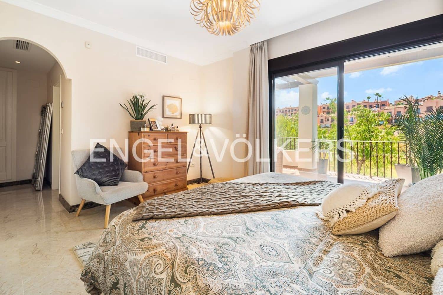 3 soverom Villa til salgs i Estepona med garasje - € 885 000 (Ref: 9872971)