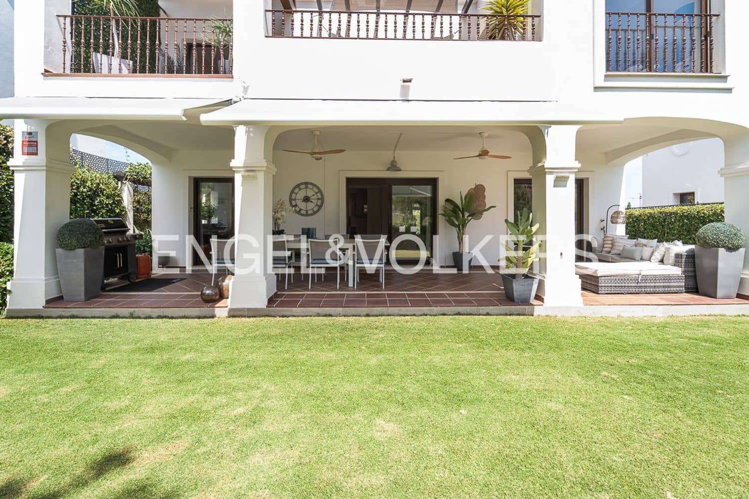 3 soverom Villa til salgs i Estepona med garasje - € 885 000 (Ref: 9872971)