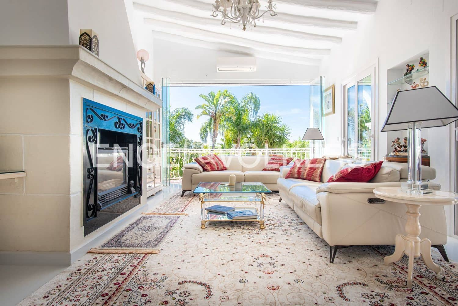 Chalet de 4 habitaciones en Estepona en venta con piscina garaje - 1.295.000 € (Ref: 9872972)