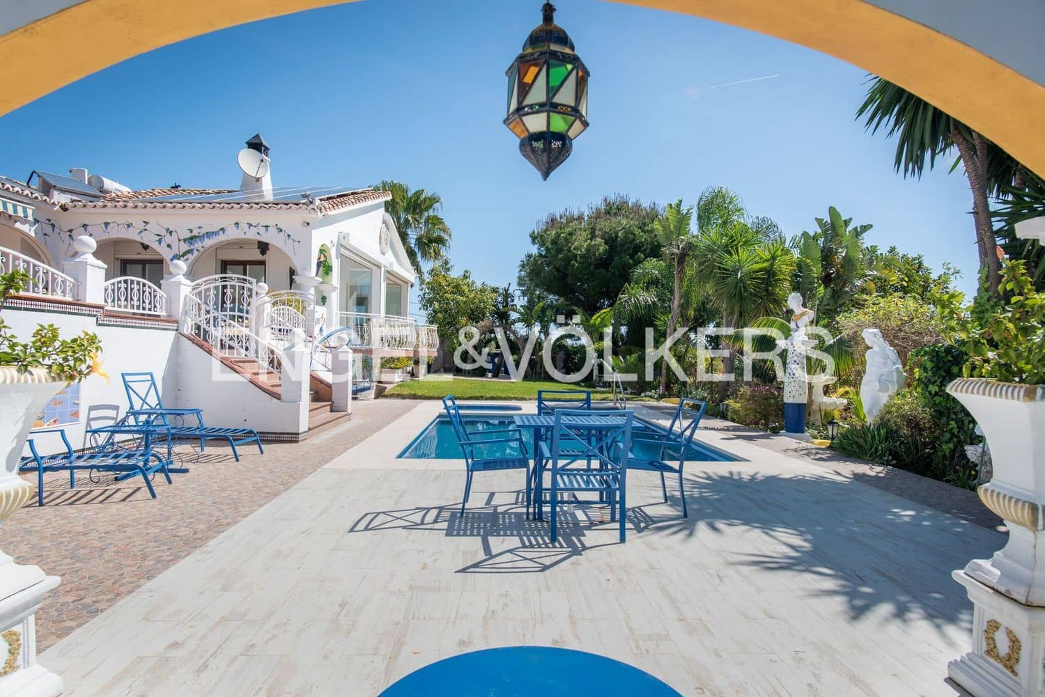 Chalet de 4 habitaciones en Estepona en venta con piscina garaje - 1.295.000 € (Ref: 9872972)