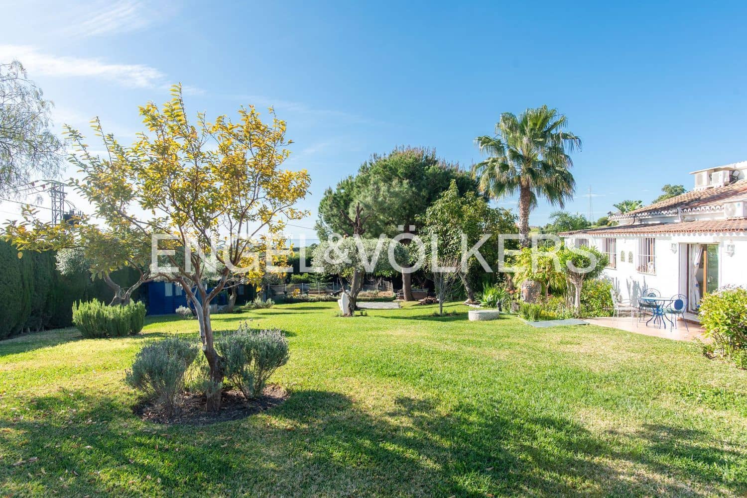 Chalet de 4 habitaciones en Estepona en venta con piscina garaje - 1.295.000 € (Ref: 9872972)