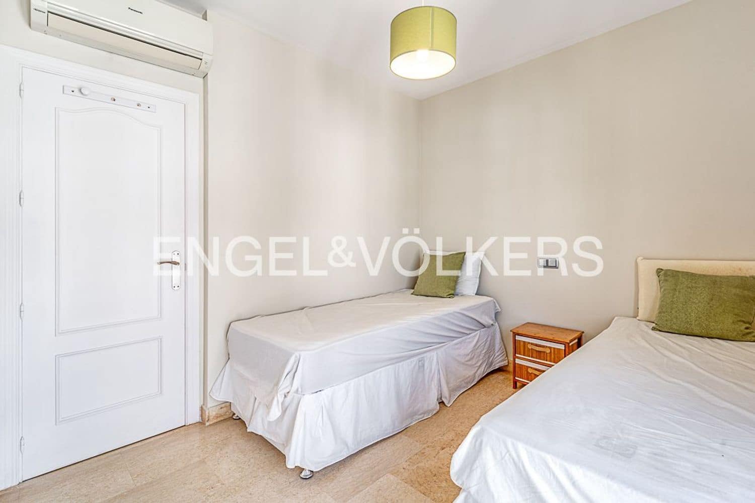 4 slaapkamer Villa te koop in Estepona met zwembad garage - € 1.200.000 (Ref: 9893724)
