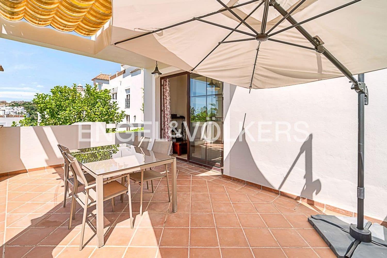 4 slaapkamer Villa te koop in Estepona met zwembad garage - € 1.200.000 (Ref: 9893724)