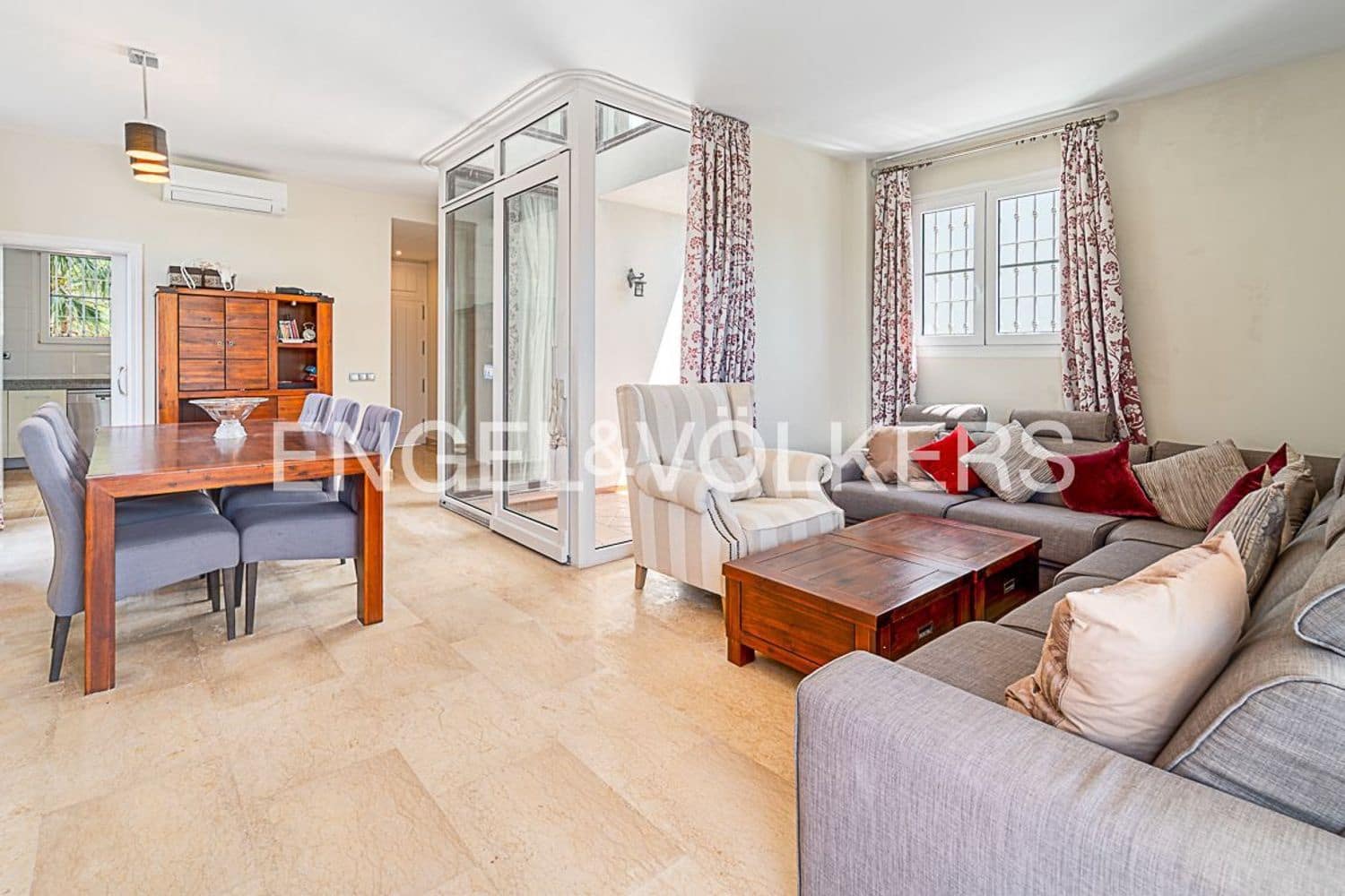 4 slaapkamer Villa te koop in Estepona met zwembad garage - € 1.200.000 (Ref: 9893724)