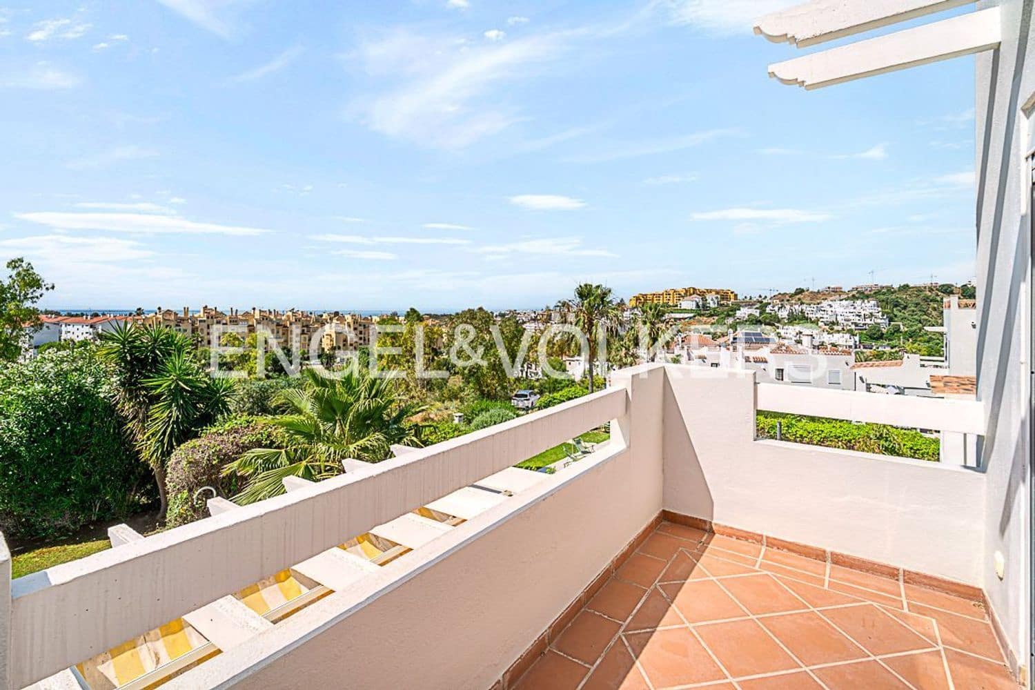 4 slaapkamer Villa te koop in Estepona met zwembad garage - € 1.200.000 (Ref: 9893724)