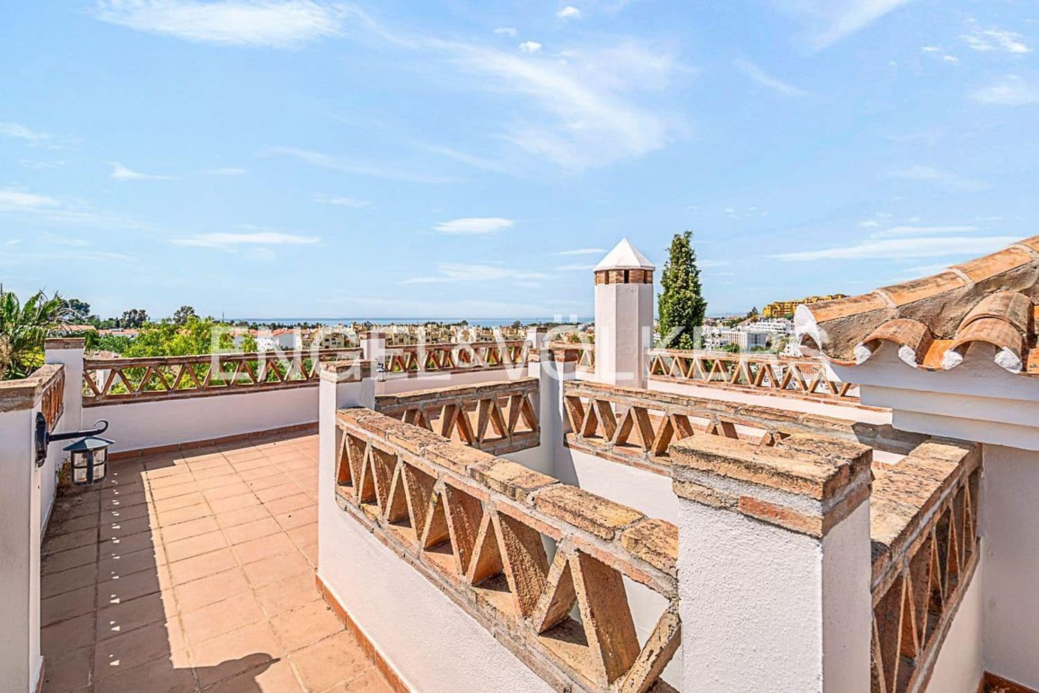 4 slaapkamer Villa te koop in Estepona met zwembad garage - € 1.200.000 (Ref: 9893724)