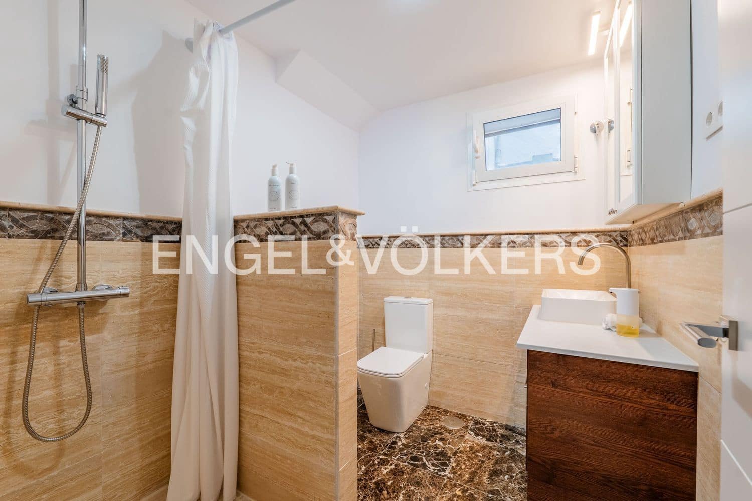 4 Zimmer Villa zu verkaufen in Estepona mit Pool Garage - 950.000 € (Ref: 9898894)