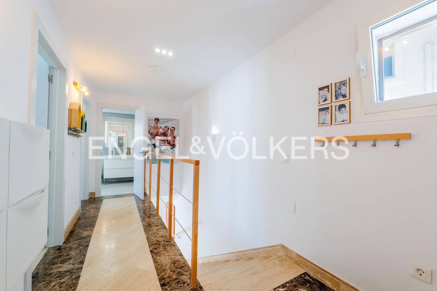 4 Zimmer Villa zu verkaufen in Estepona mit Pool Garage - 950.000 € (Ref: 9898894)