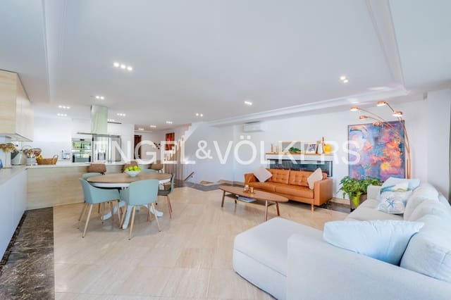 4 Zimmer Villa zu verkaufen in Resinera-Voladilla, Estepona mit Pool Garage - 950.000 € (Ref: 9898894)