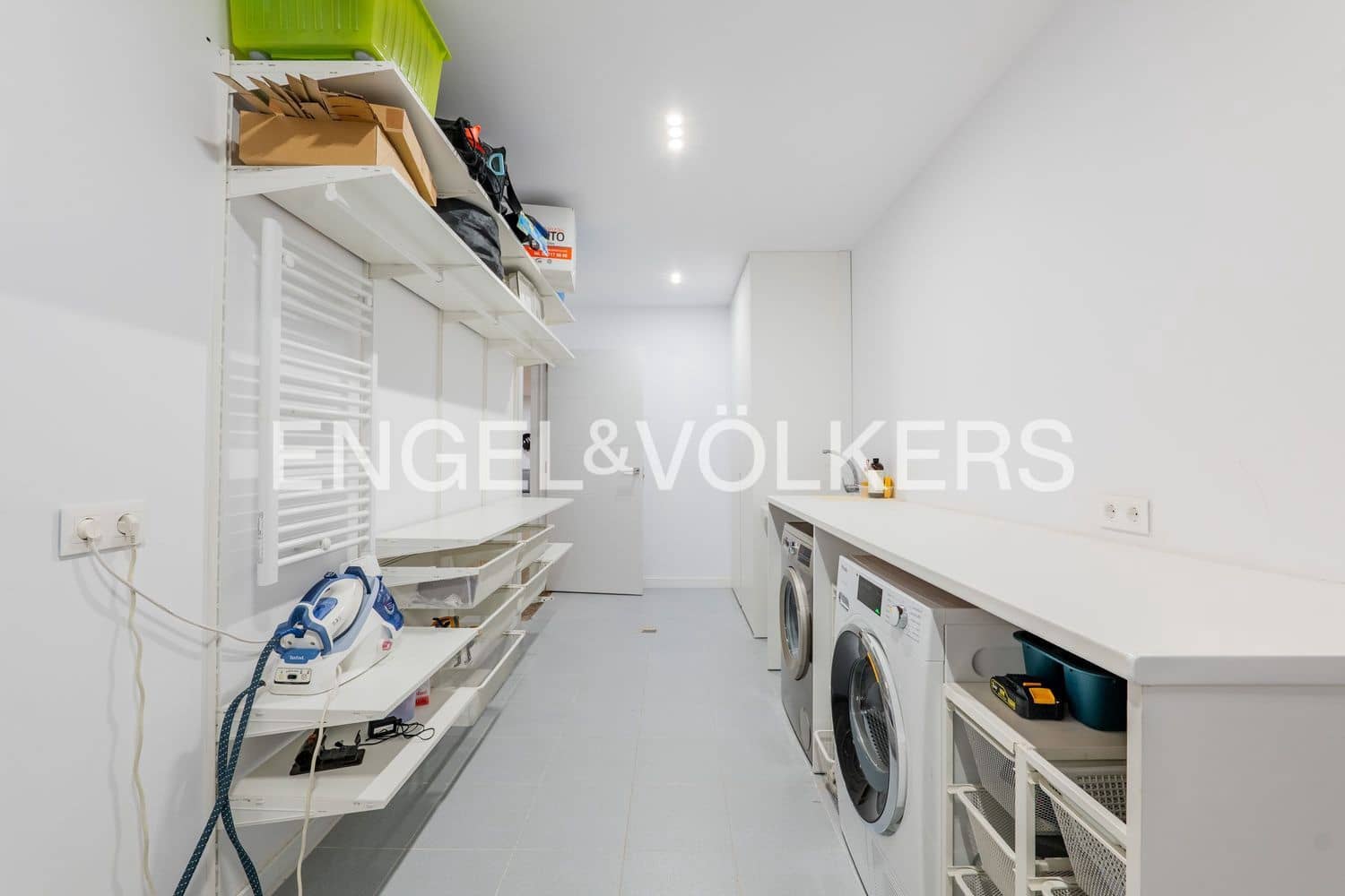4 Zimmer Villa zu verkaufen in Estepona mit Pool Garage - 950.000 € (Ref: 9898894)