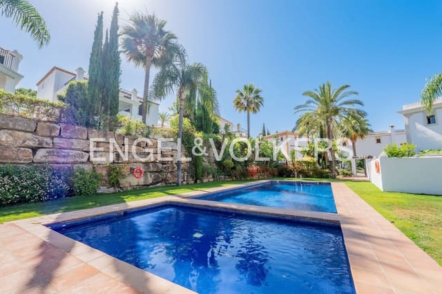 4 Zimmer Villa zu verkaufen in Resinera-Voladilla, Estepona mit Pool Garage - 950.000 € (Ref: 9898894)