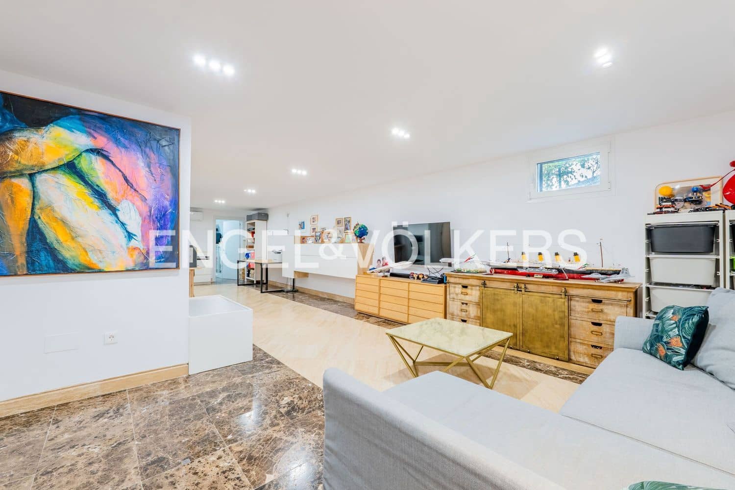 4 Zimmer Villa zu verkaufen in Estepona mit Pool Garage - 950.000 € (Ref: 9898894)