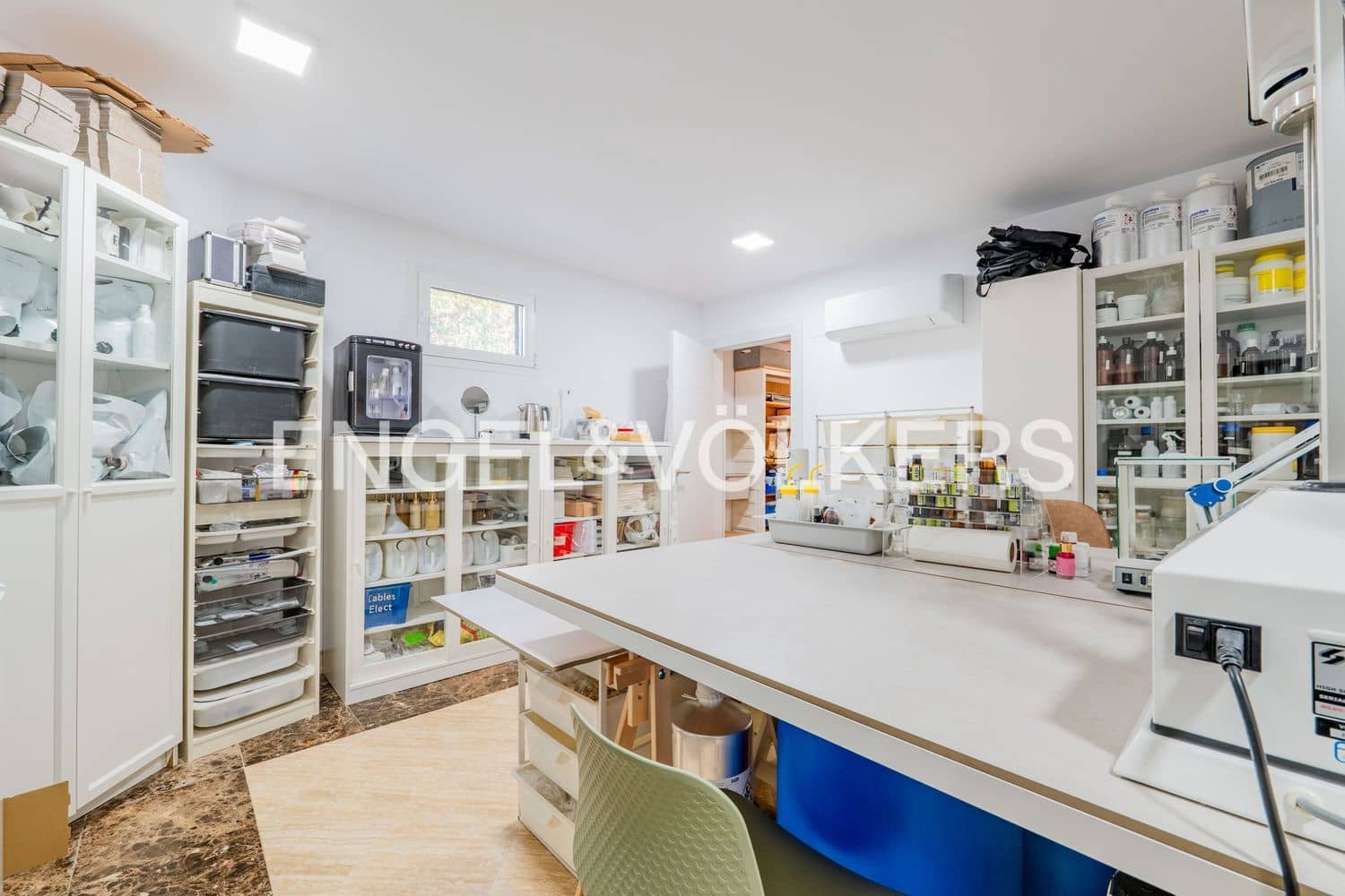 4 Zimmer Villa zu verkaufen in Estepona mit Pool Garage - 950.000 € (Ref: 9898894)