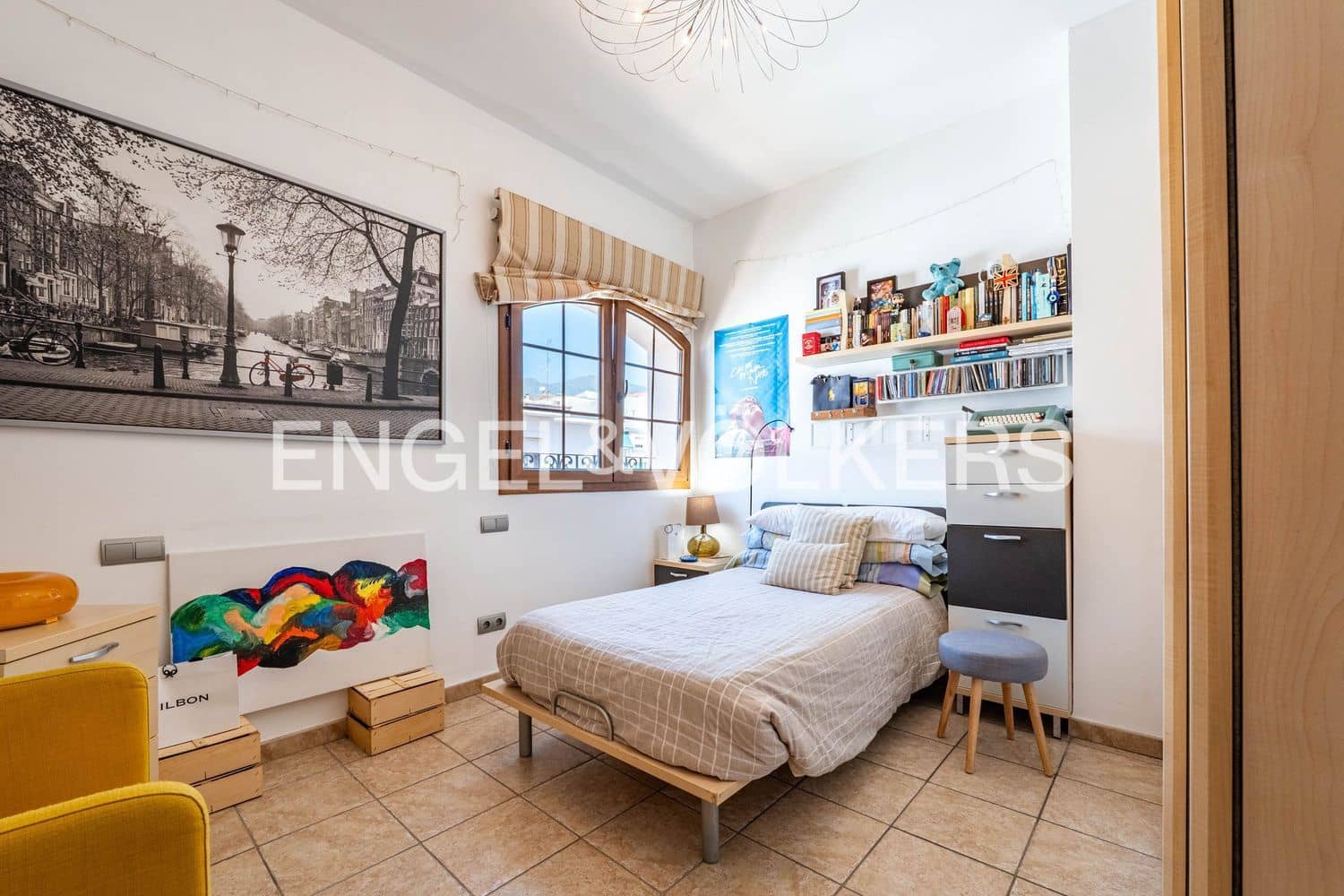 5 bedroom Villa for sale in Estepona with pool garage - € 1,700,000 (Ref: 9898895)