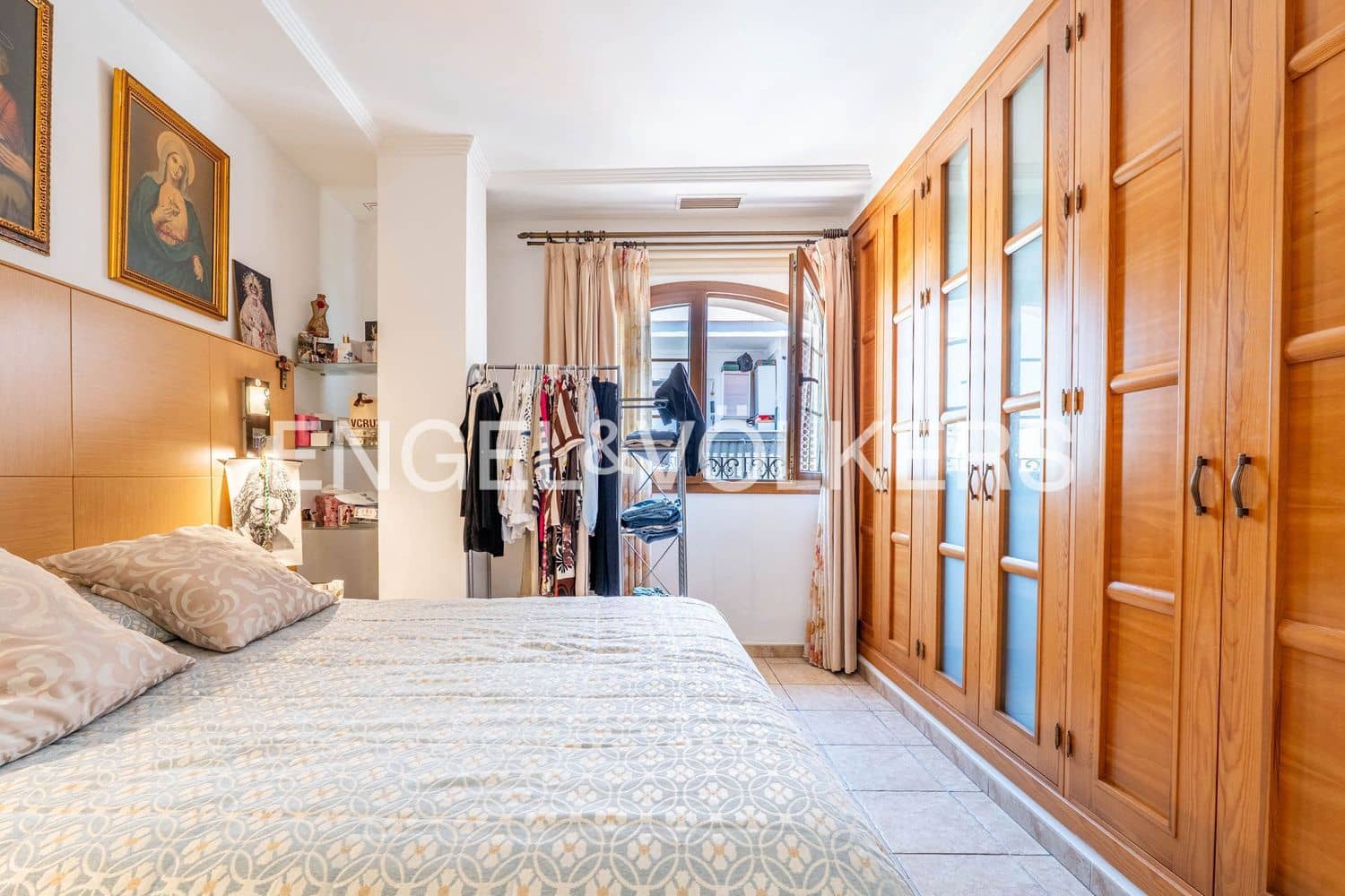 5 bedroom Villa for sale in Estepona with pool garage - € 1,700,000 (Ref: 9898895)