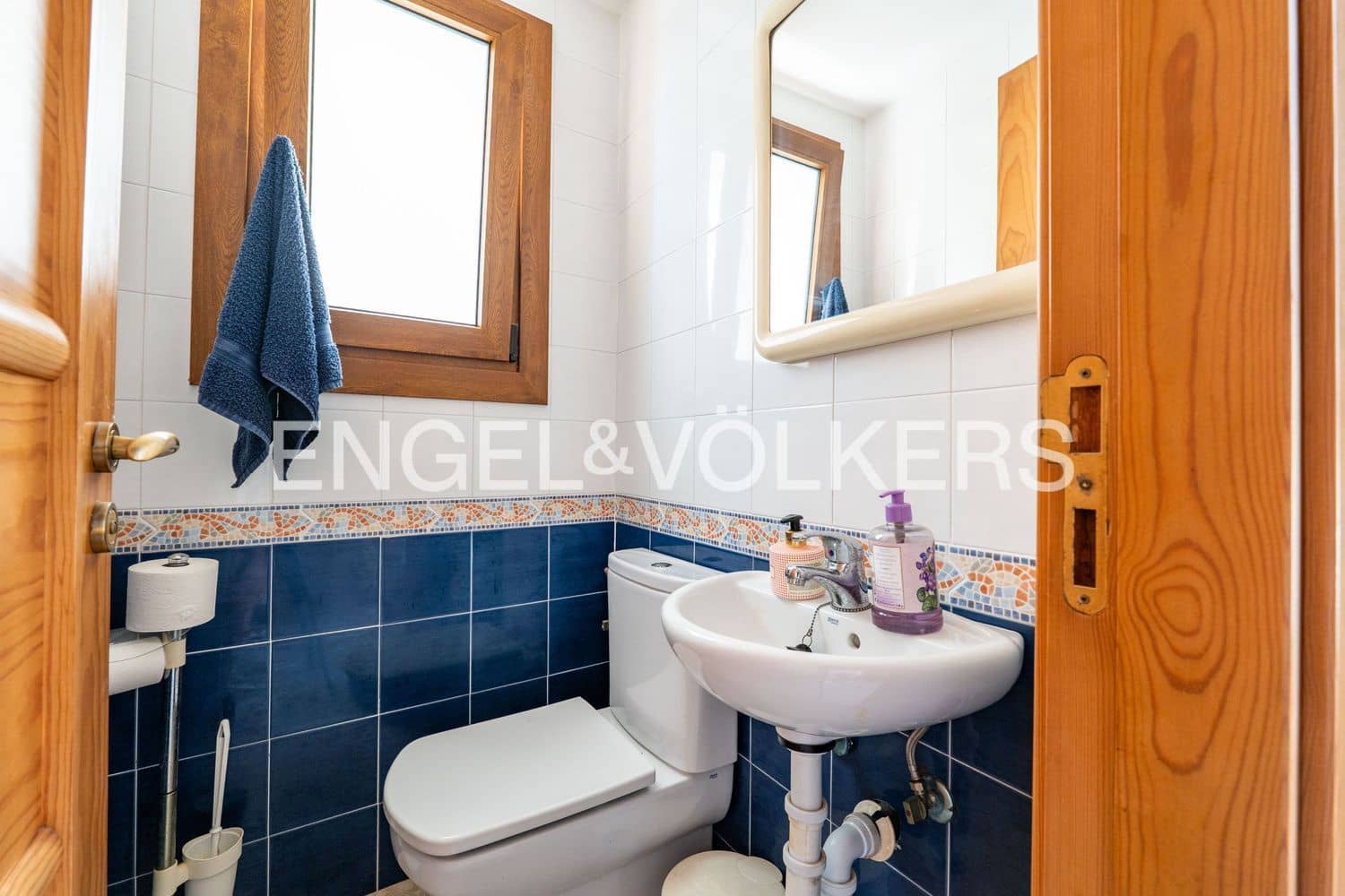 5 bedroom Villa for sale in Estepona with pool garage - € 1,700,000 (Ref: 9898895)