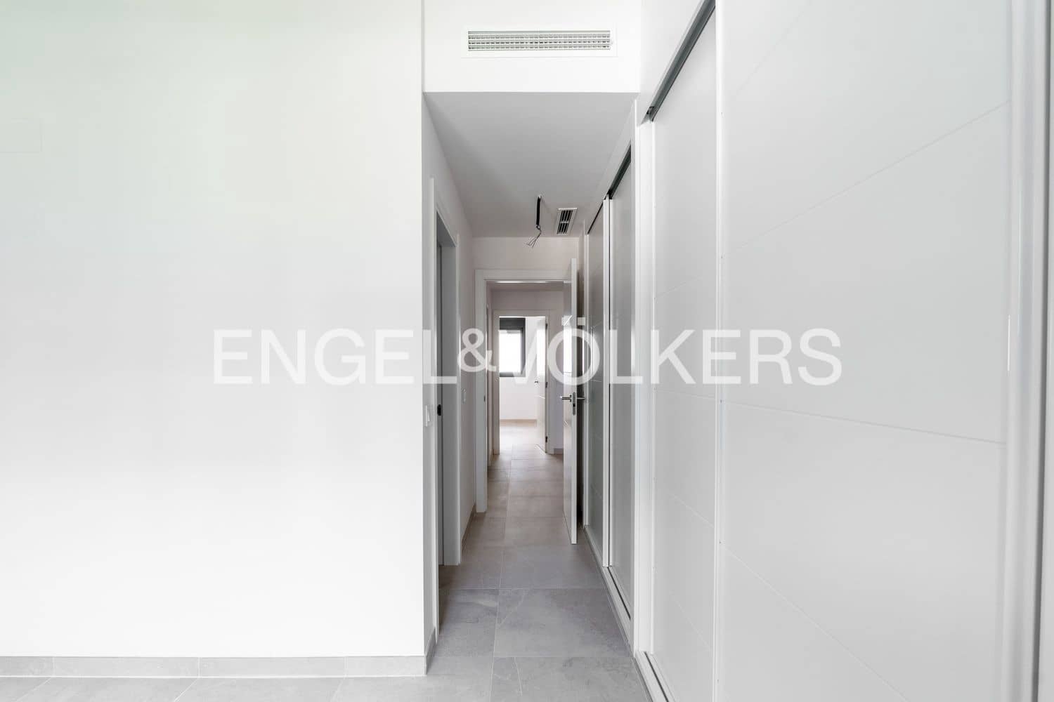 2 sovrum Lägenhet till salu i Estepona med pool garage - 650 000 € (Ref: 9912522)