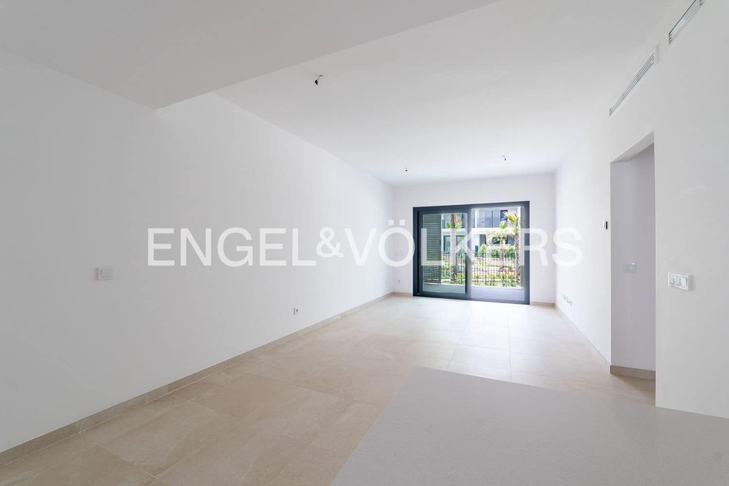 2 sovrum Lägenhet till salu i Estepona med pool garage - 650 000 € (Ref: 9912522)