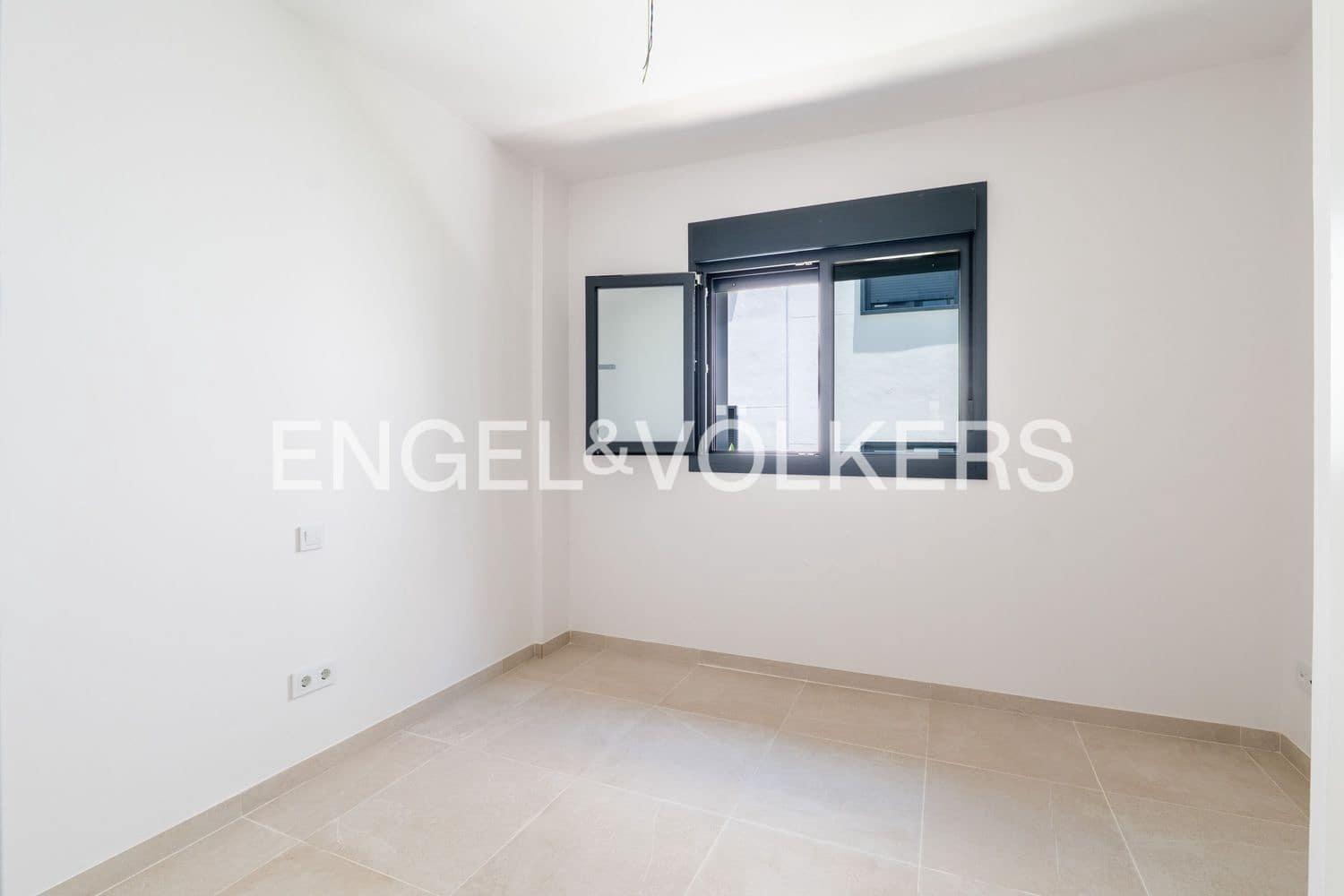 2 sovrum Lägenhet till salu i Estepona med pool garage - 650 000 € (Ref: 9912522)