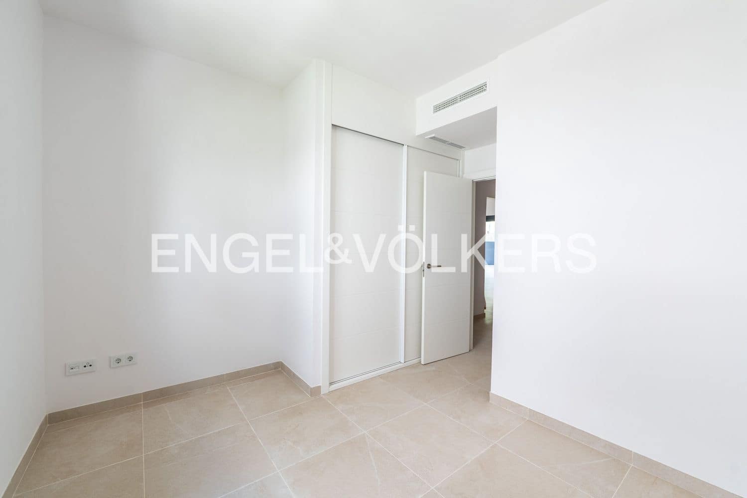 2 sovrum Lägenhet till salu i Estepona med pool garage - 650 000 € (Ref: 9912522)